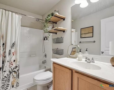 305 Trestle Tree St - Photo Thumbnail 11