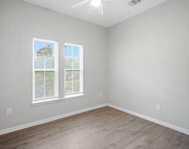 611 Carpenter Ave - Photo Thumbnail 10