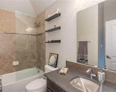 230 Sunrise Ridge Cv - Photo Thumbnail 18