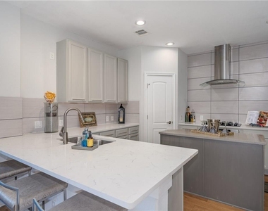 230 Sunrise Ridge Cv - Photo Thumbnail 4