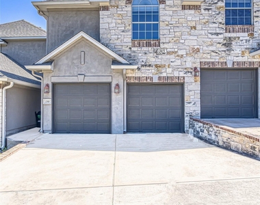 230 Sunrise Ridge Cv - Photo Thumbnail 2