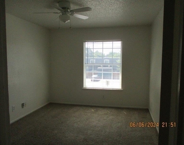 4810 West Wind Trl - Photo Thumbnail 11