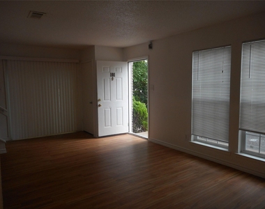 4810 West Wind Trl - Photo Thumbnail 2