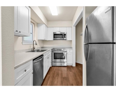 2012 West Loop - Photo Thumbnail 4