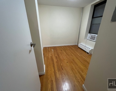 East 80 Street - Photo Thumbnail 1