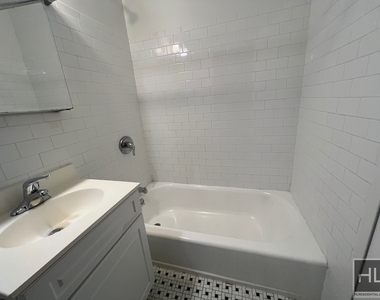East 80 Street - Photo Thumbnail 4