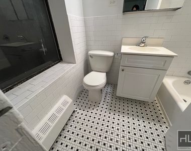 East 80 Street - Photo Thumbnail 3