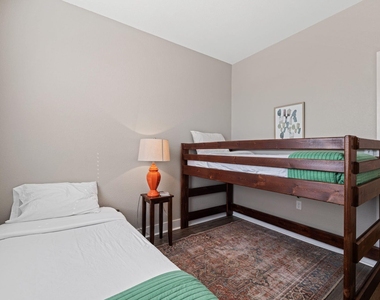 2215 Katy Lane - Photo Thumbnail 22
