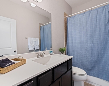 2215 Katy Lane - Photo Thumbnail 17