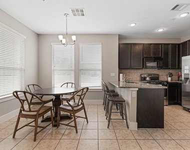 2215 Katy Lane - Photo Thumbnail 8