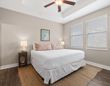 2215 Katy Lane - Photo Thumbnail 16