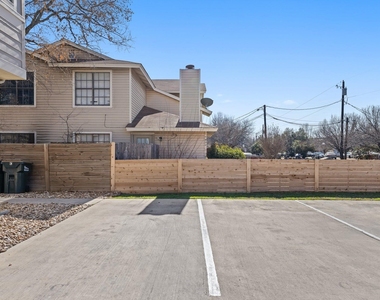 2215 Katy Lane - Photo Thumbnail 24