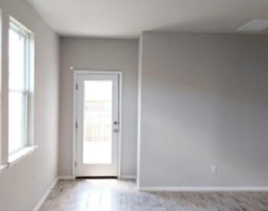 1321 Burin Dr - Photo Thumbnail 7
