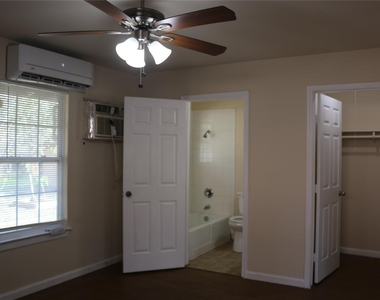 1705 Walnut St - Photo Thumbnail 7