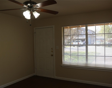 1705 Walnut St - Photo Thumbnail 4