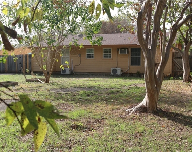 1705 Walnut St - Photo Thumbnail 19