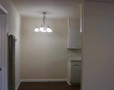 1705 Walnut St - Photo Thumbnail 15