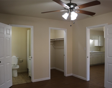 1705 Walnut St - Photo Thumbnail 8