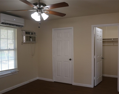 1705 Walnut St - Photo Thumbnail 6
