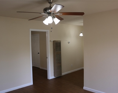 1705 Walnut St - Photo Thumbnail 3