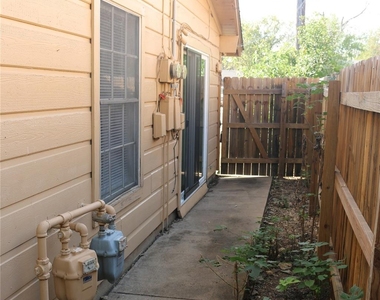 1705 Walnut St - Photo Thumbnail 17
