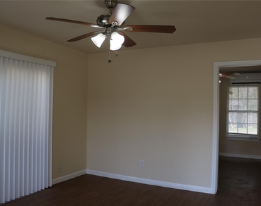 1705 Walnut St - Photo Thumbnail 2