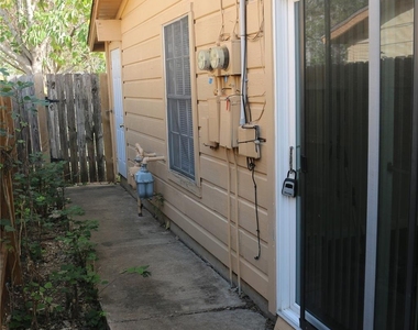 1705 Walnut St - Photo Thumbnail 16