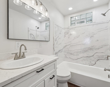 304 Harris St - Photo Thumbnail 2