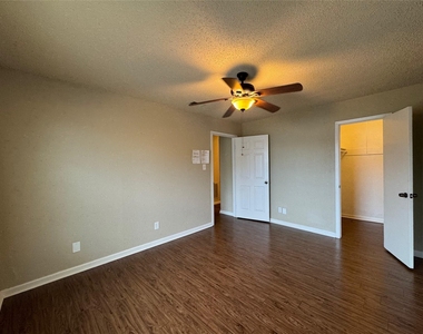 4904 West Wind Trl - Photo Thumbnail 16