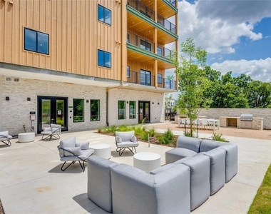 4802 S Congress Ave - Photo Thumbnail 5