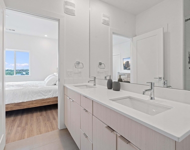 4802 S Congress Ave - Photo Thumbnail 10
