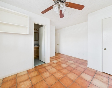 803 W 28th St - Photo Thumbnail 8
