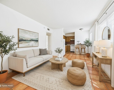 803 W 28th St - Photo Thumbnail 2