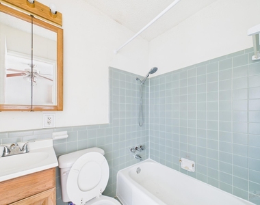 803 W 28th St - Photo Thumbnail 1