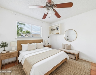 803 W 28th St - Photo Thumbnail 3