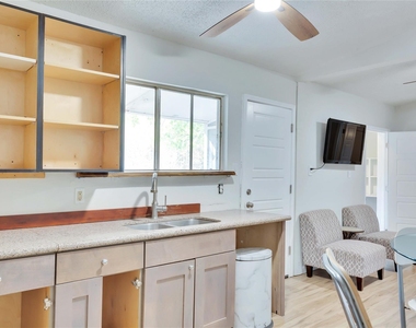 2103 Chaparral Park Rd - Photo Thumbnail 7