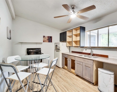 2103 Chaparral Park Rd - Photo Thumbnail 5