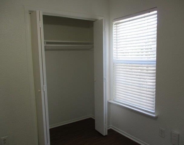 4904 West Wind Trl - Photo Thumbnail 13