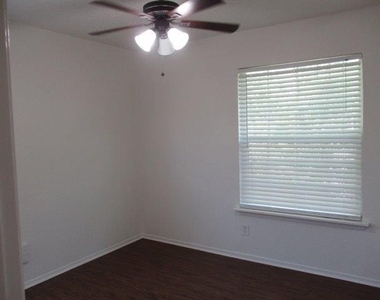 4904 West Wind Trl - Photo Thumbnail 12