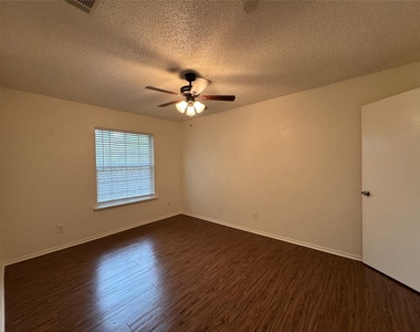 4904 West Wind Trl - Photo Thumbnail 15