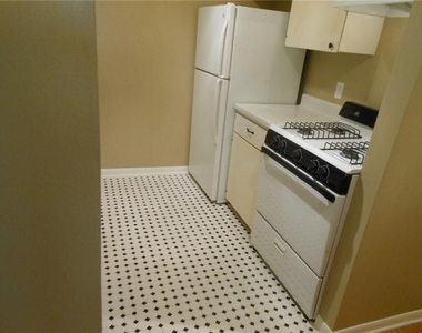2516 Enfield Rd - Photo Thumbnail 8