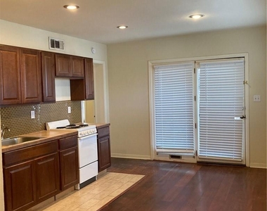 2703 Swisher St - Photo Thumbnail 1