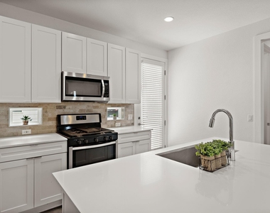 6404 Porter St - Photo Thumbnail 1