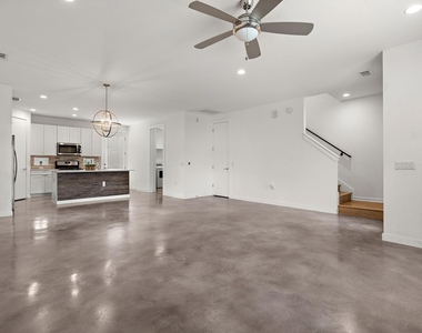 6404 Porter St - Photo Thumbnail 4