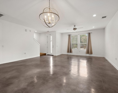 6404 Porter St - Photo Thumbnail 3