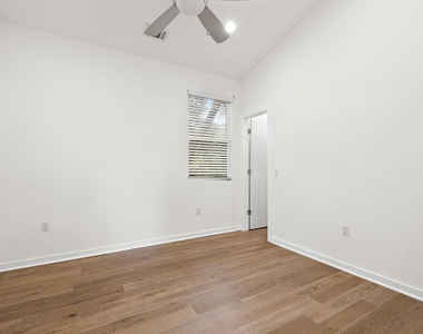 6404 Porter St - Photo Thumbnail 13