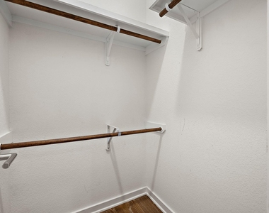 6404 Porter St - Photo Thumbnail 14