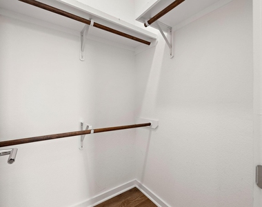6404 Porter St - Photo Thumbnail 12