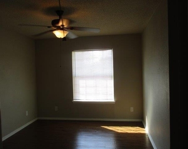 4904 West Wind Trl - Photo Thumbnail 8