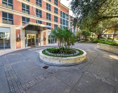 98 San Jacinto Blvd - Photo Thumbnail 10
